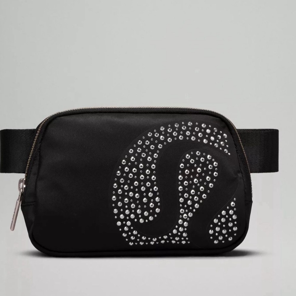 Brand new Lululemon large everywhere belt bag
